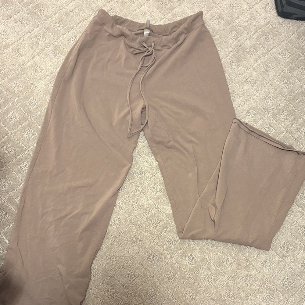 SKIMS wide leg sweatpants